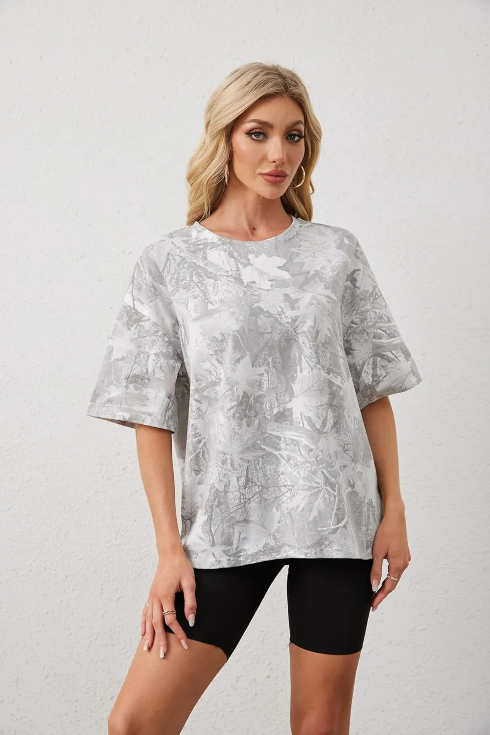 Camo Print Oversized T Shirts for Women Men Maple Leaf Print Crew Neck Tee Shirts Baggy Short Sleeve Graphic Tee Tops
