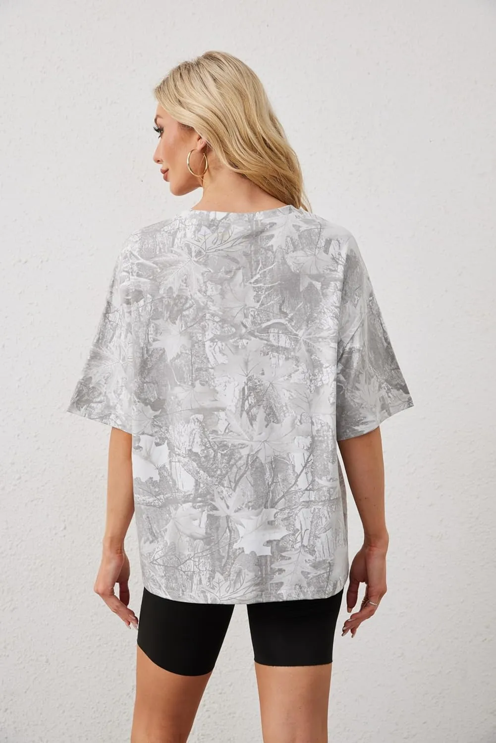 Camo Print Oversized T Shirts for Women Men Maple Leaf Print Crew Neck Tee Shirts Baggy Short Sleeve Graphic Tee Tops