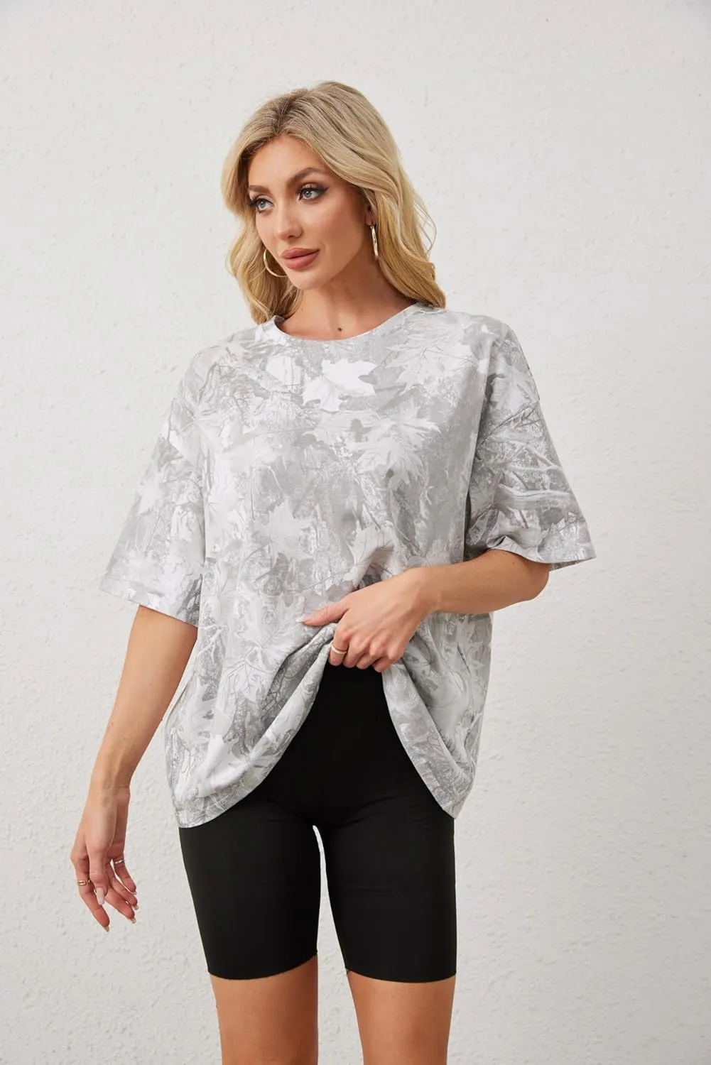 Camo Print Oversized T Shirts for Women Men Maple Leaf Print Crew Neck Tee Shirts Baggy Short Sleeve Graphic Tee Tops