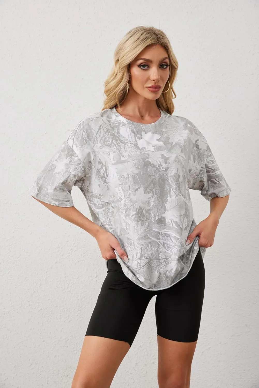 Camo Print Oversized T Shirts for Women Men Maple Leaf Print Crew Neck Tee Shirts Baggy Short Sleeve Graphic Tee Tops