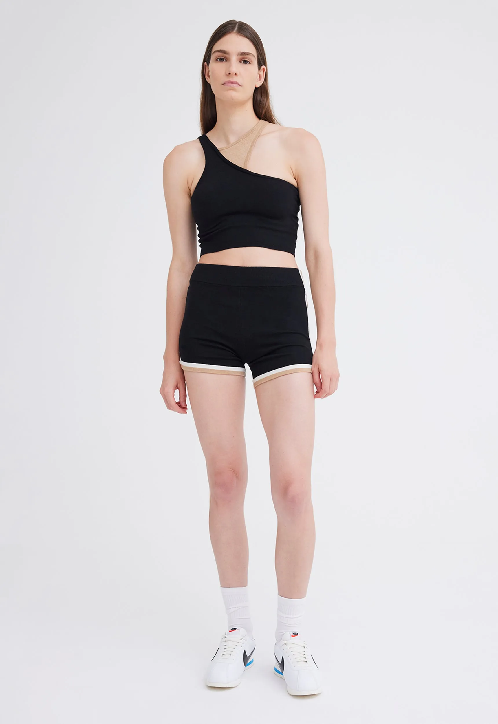 NAGNATA Retro Short 2.0 - Black/ Sandstone