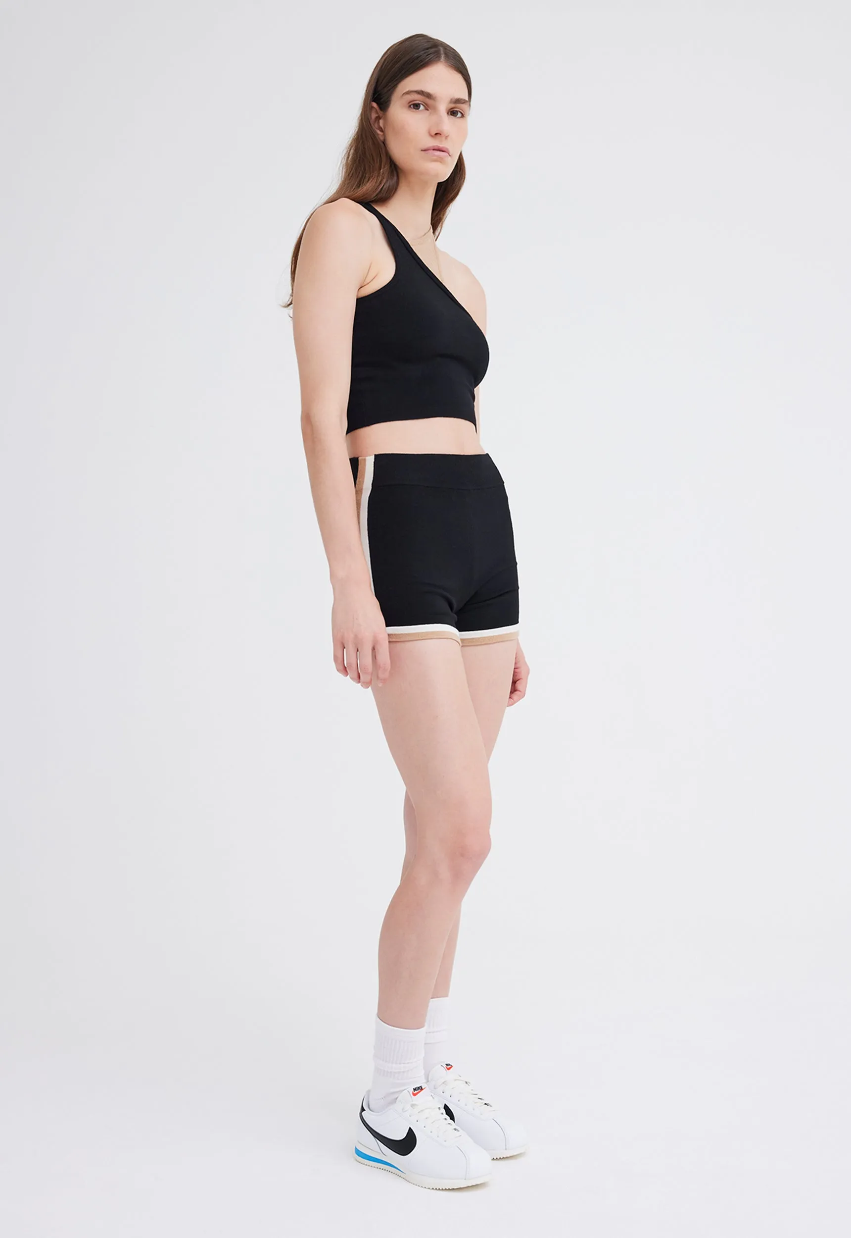 NAGNATA Retro Short 2.0 - Black/ Sandstone