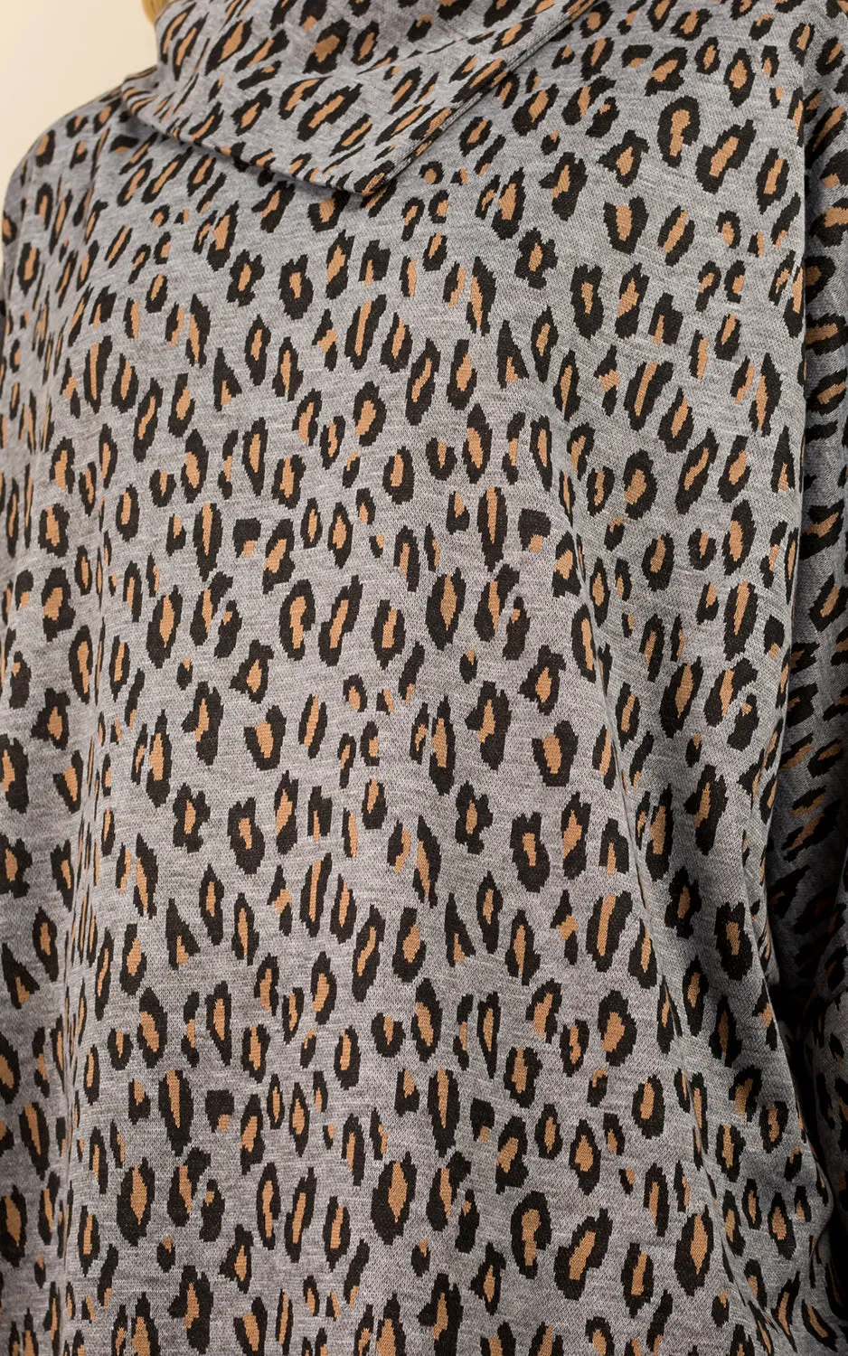 PA3315 Leopard Pattern High-neck Poncho