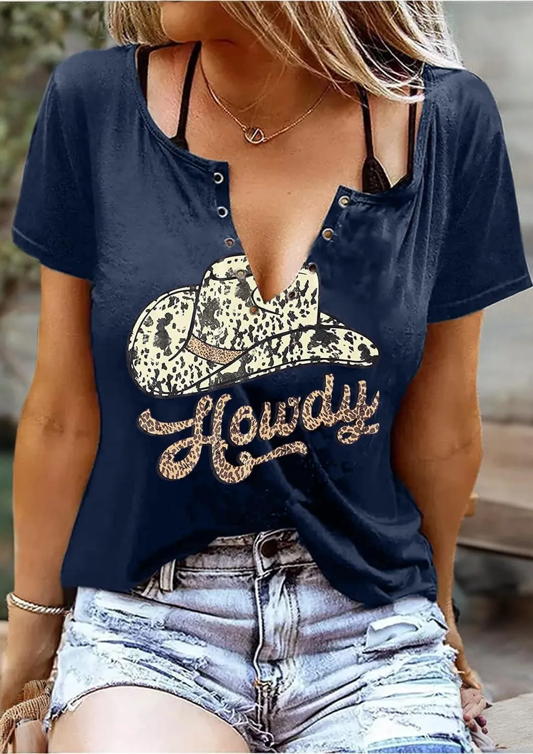 V-Neck Howdy Tshirt Women Western Country Cowboy Shirts Vintage Rodeo Cowgirl Tee Tops Leopard Honey Hat T-Shirt