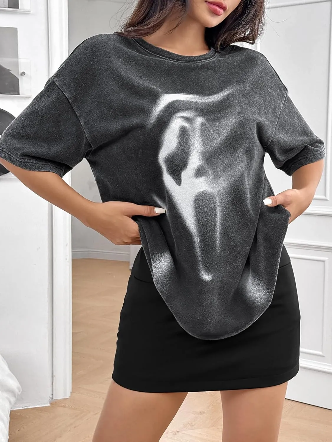 Verdusa Women's Graphic Short Sleeve Crew Neck Oversized T Shirts Goth Y2k Tee Tops