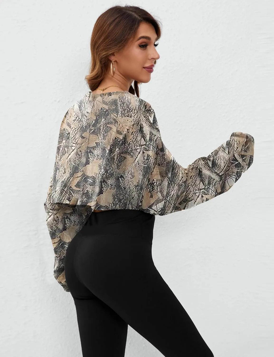 Women Camo Long Sleeve Crewneck Crop Top Tee Shirt Sweatshirt Casual Maple Leaf Print Loose Cropped Pullover Tshirt