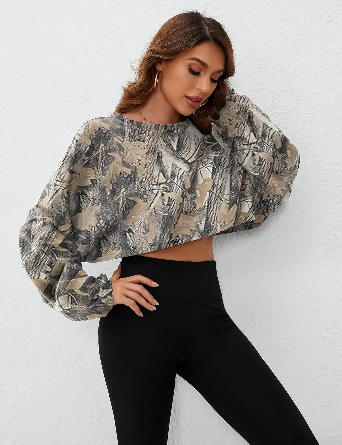 Women Camo Long Sleeve Crewneck Crop Top Tee Shirt Sweatshirt Casual Maple Leaf Print Loose Cropped Pullover Tshirt