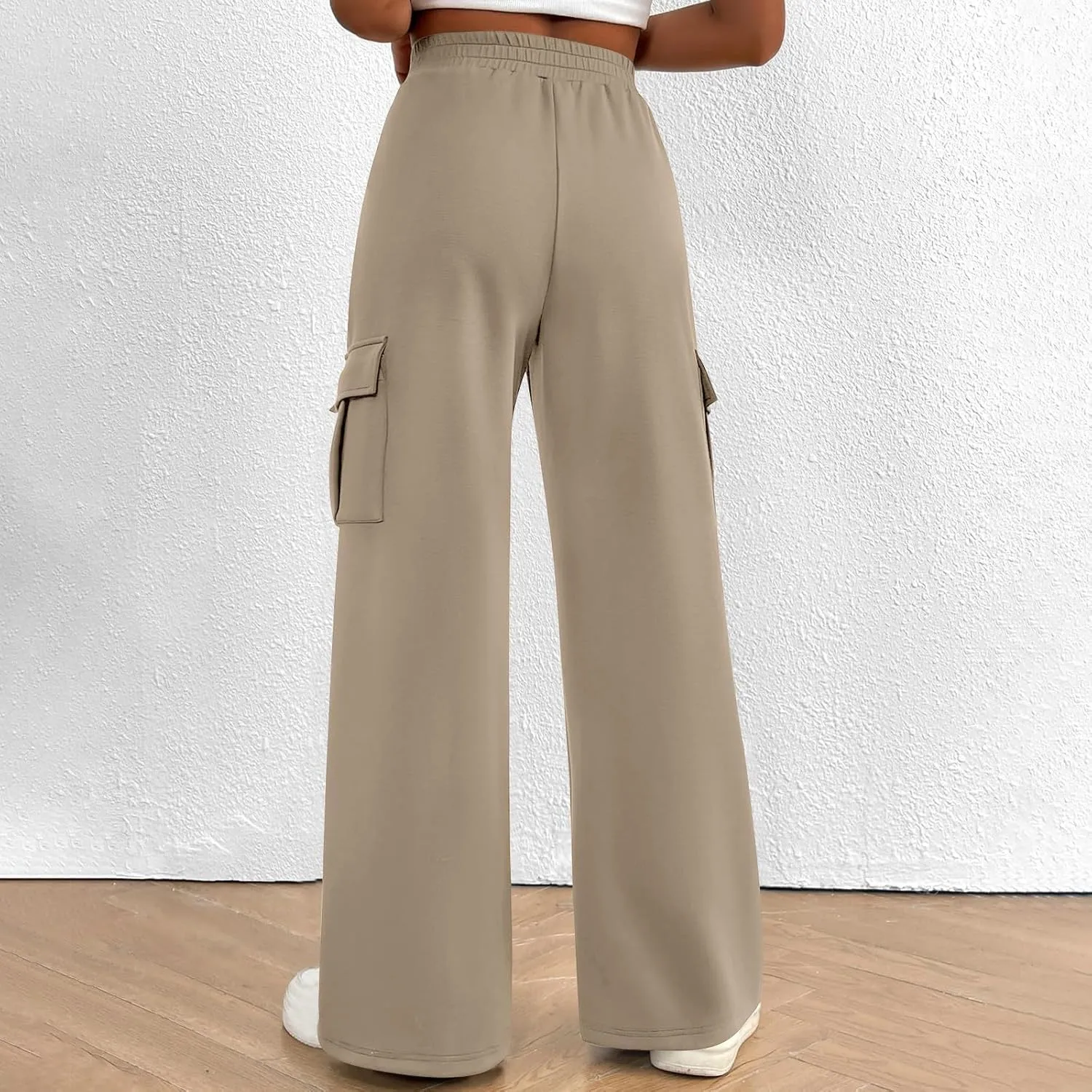 Womens Cargo Sweatpants with Pockets Wide Leg Baggy High Waisted Sweats Pants Drawstring Waist Athletic Trousers
