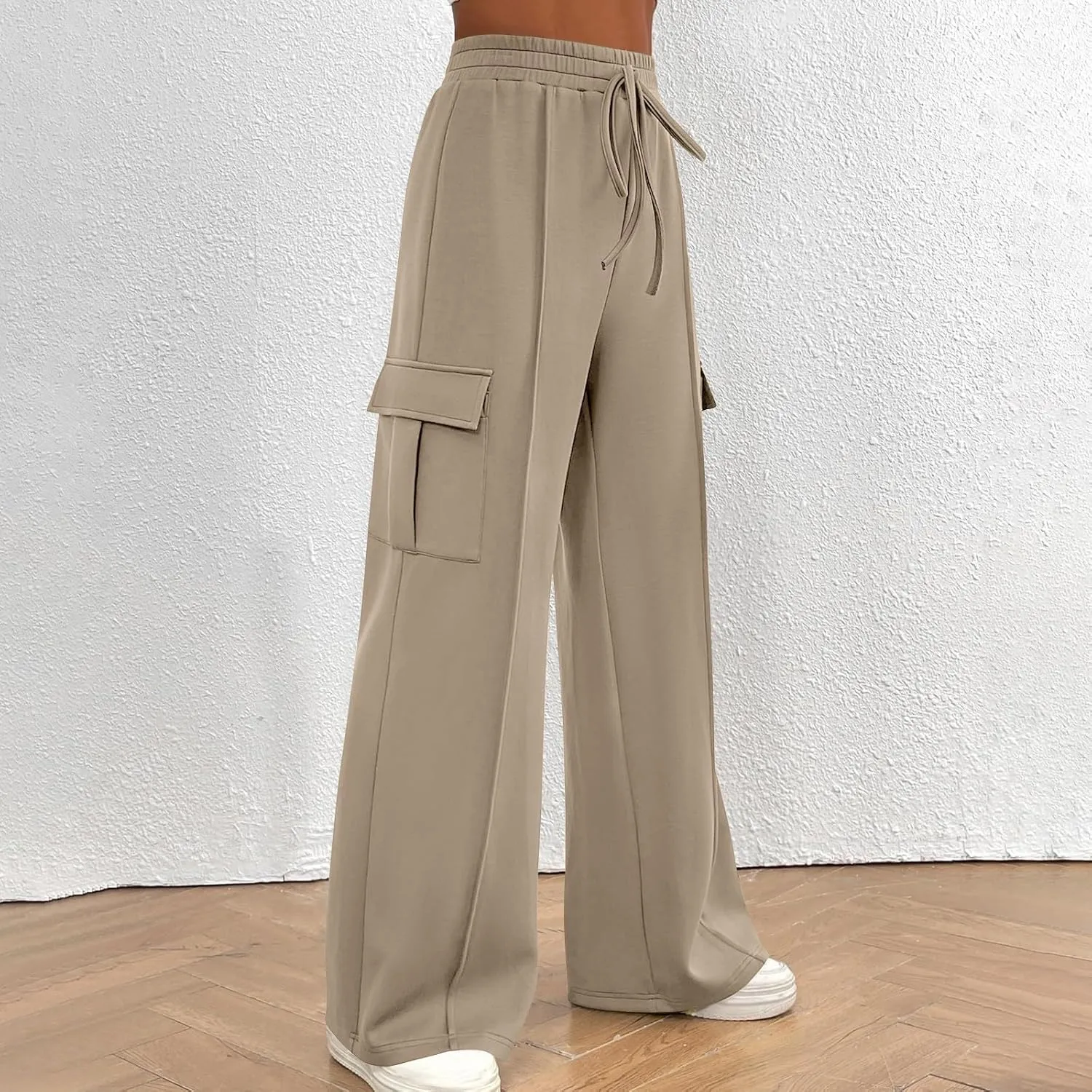 Womens Cargo Sweatpants with Pockets Wide Leg Baggy High Waisted Sweats Pants Drawstring Waist Athletic Trousers
