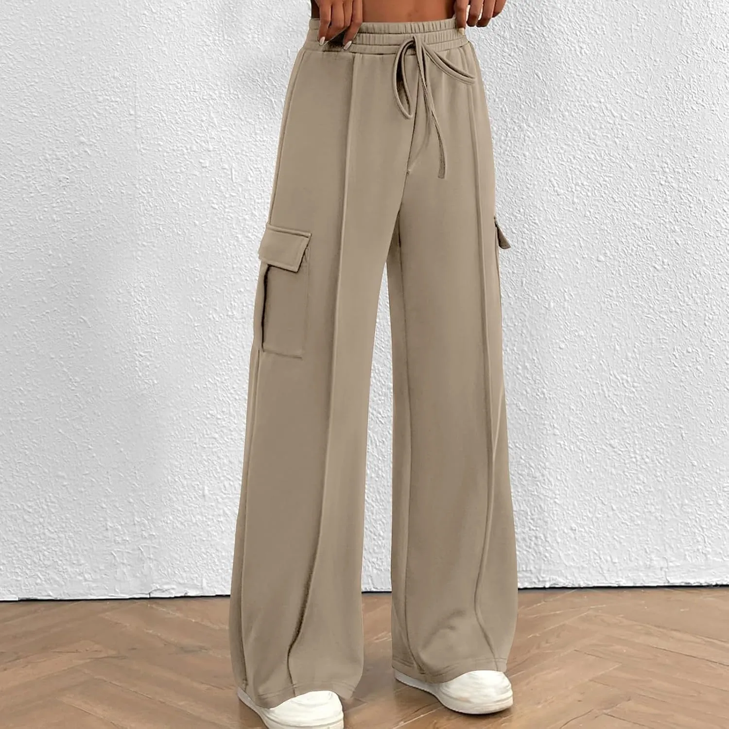 Womens Cargo Sweatpants with Pockets Wide Leg Baggy High Waisted Sweats Pants Drawstring Waist Athletic Trousers